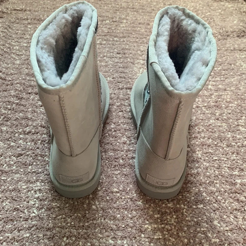 UGG Australia Grey Classic Short Sequins Stars Boots/Booties